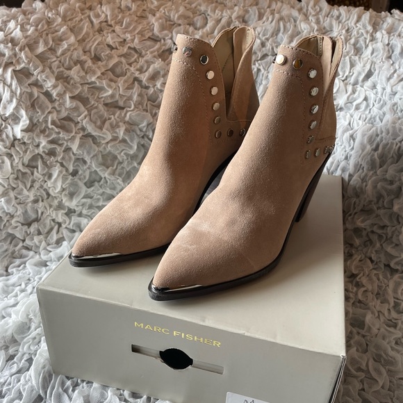 💥NWT💥 Marc Fisher Studded Bootie - Picture 7 of 12